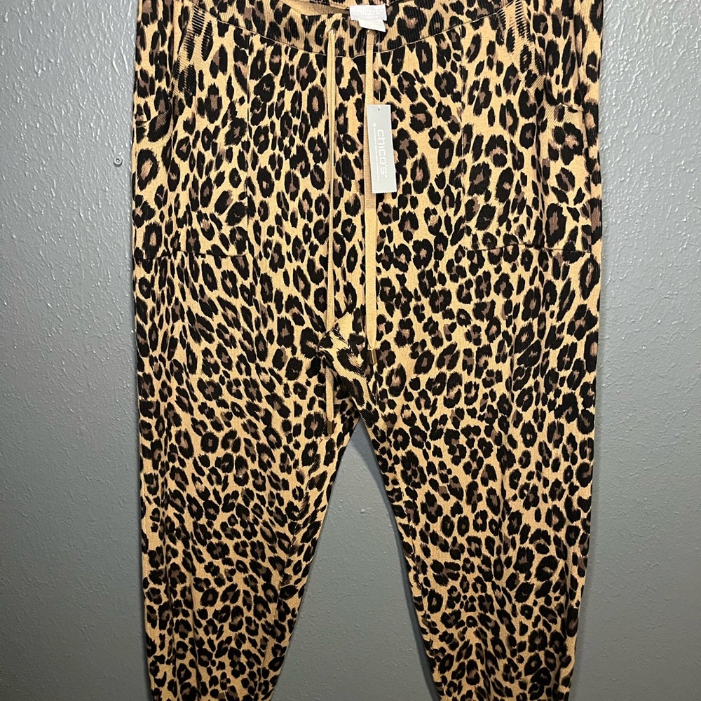 NWT Chico's Zenergy Leopard Print Joggers